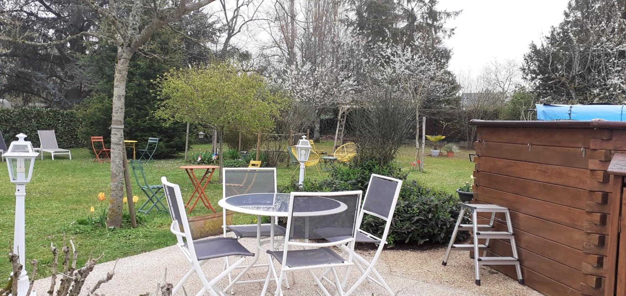Le Jardin De Josseline Amboise Exterior foto